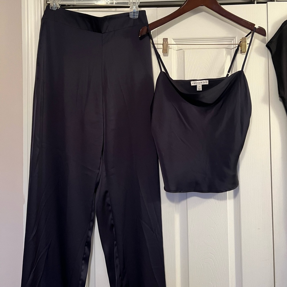 Gorgeous matching satin set in deep Navy - Picture 7 of 8